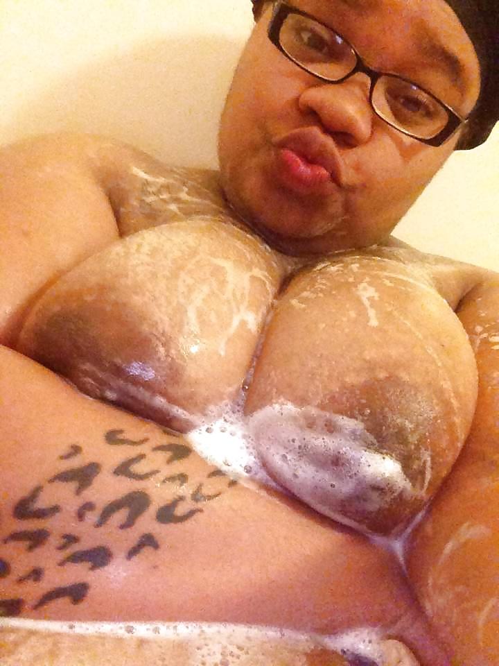25P Jasmine(Big Tits Huge Areolas) & A Pretty Pussy 2