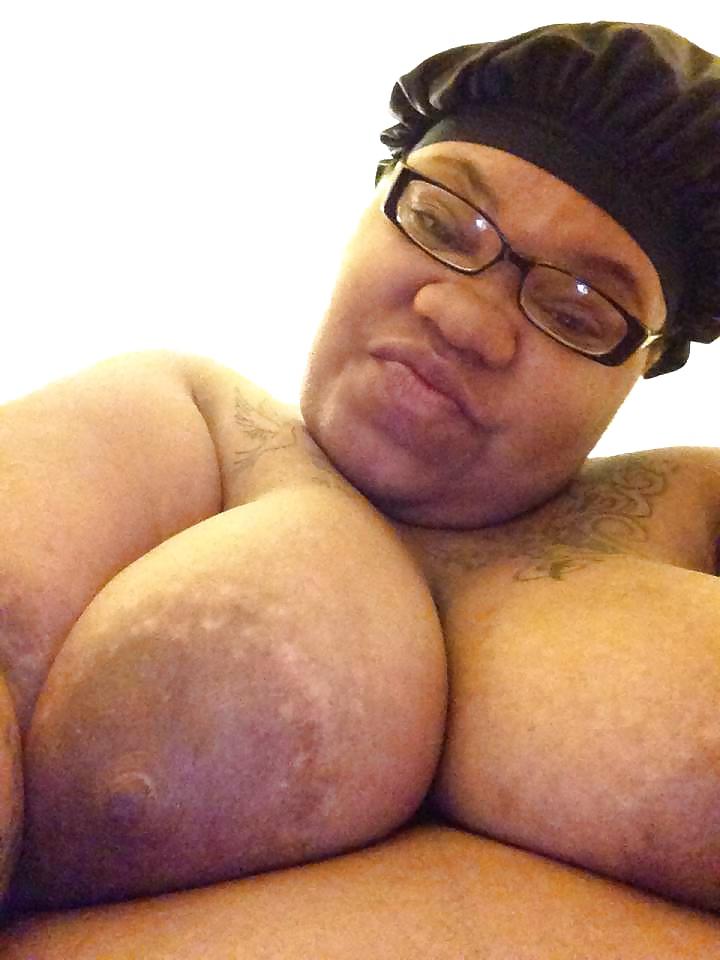 25P Jasmine(Big Tits Huge Areolas) & A Pretty Pussy 2
