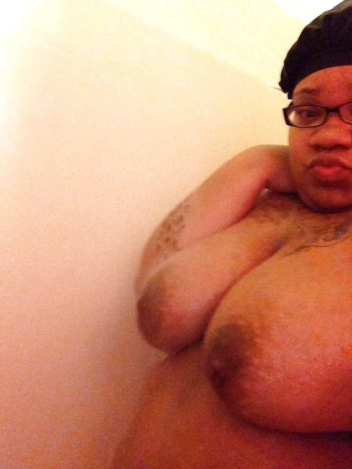 25P Jasmine(Big Tits Huge Areolas) & A Pretty Pussy 2