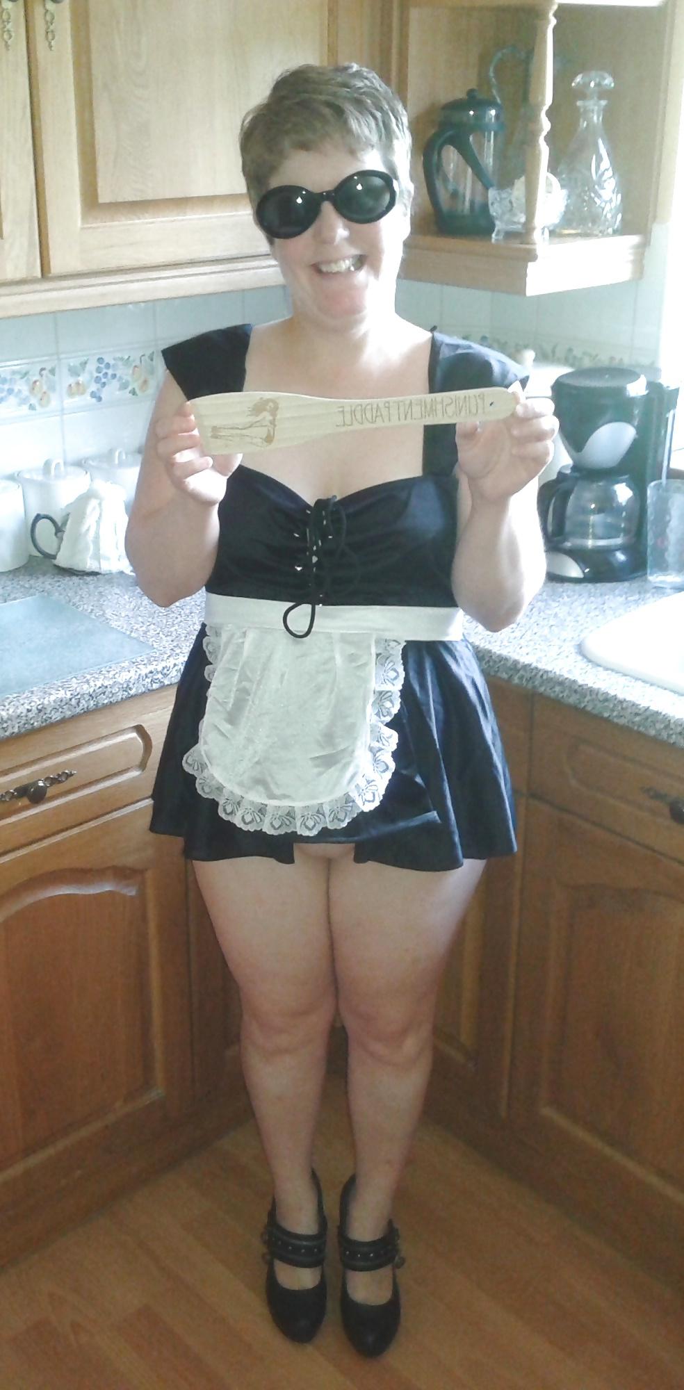 25P Slutty maid in heels