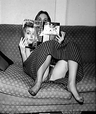 25P Smoking Ladies