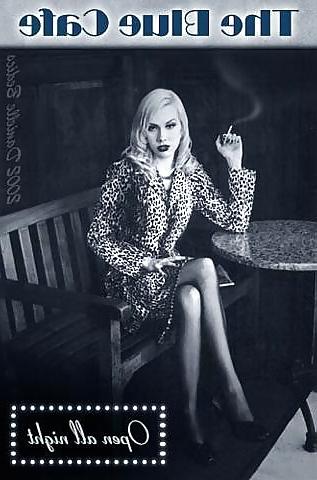 25P Smoking Ladies