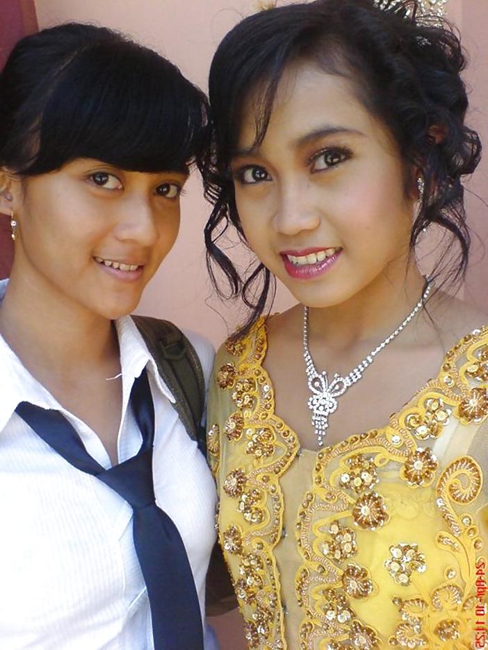 11P Beautiful Indonesian Babe selfied photo & leaked