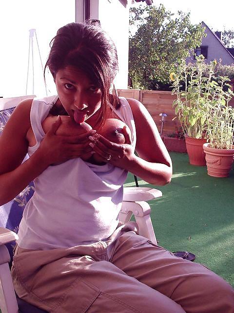 25P FRENCH ARAB BEURETTE WITH BIG BOOBS