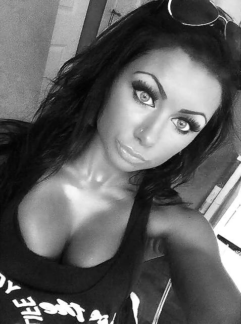 25P Busty babes