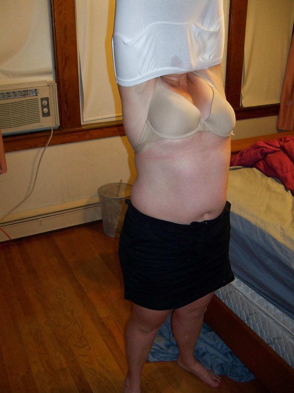 17P Married, mother of 3, that I fucked. Very loose ass