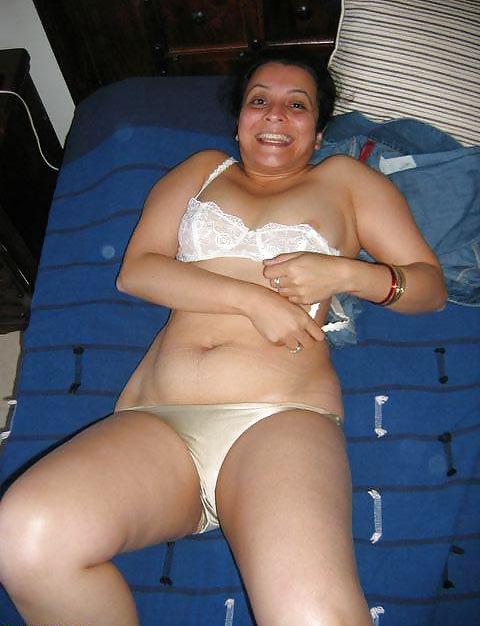 25P Meenaskhi And Shamita Indian Girls