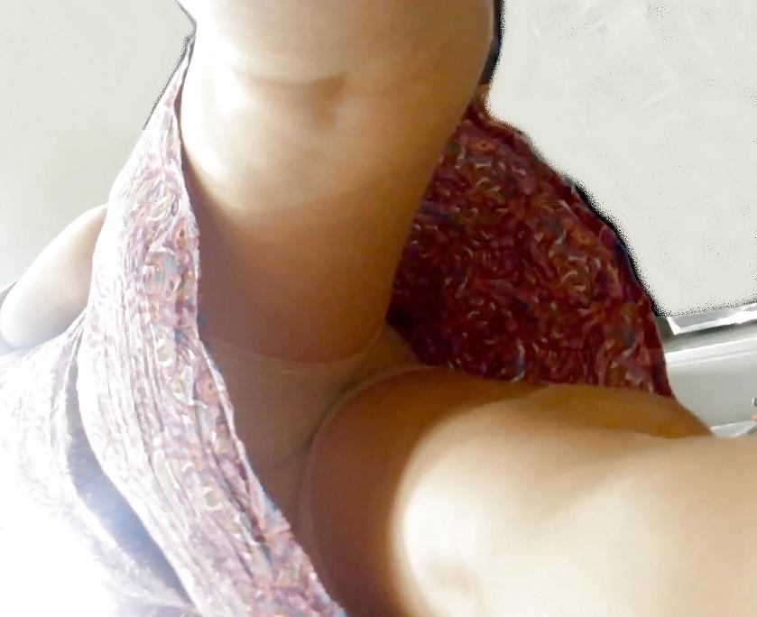 23P Indonesian Upskirts