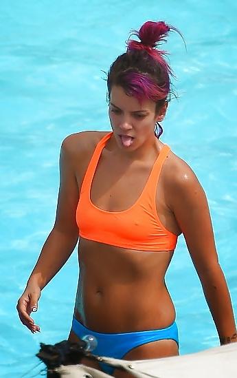 25P Celebs Caught Public Voyeur BVR