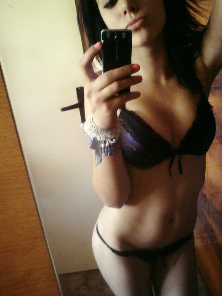 4P Hungarian Teen - I stoled the pictures from she mobilephone!