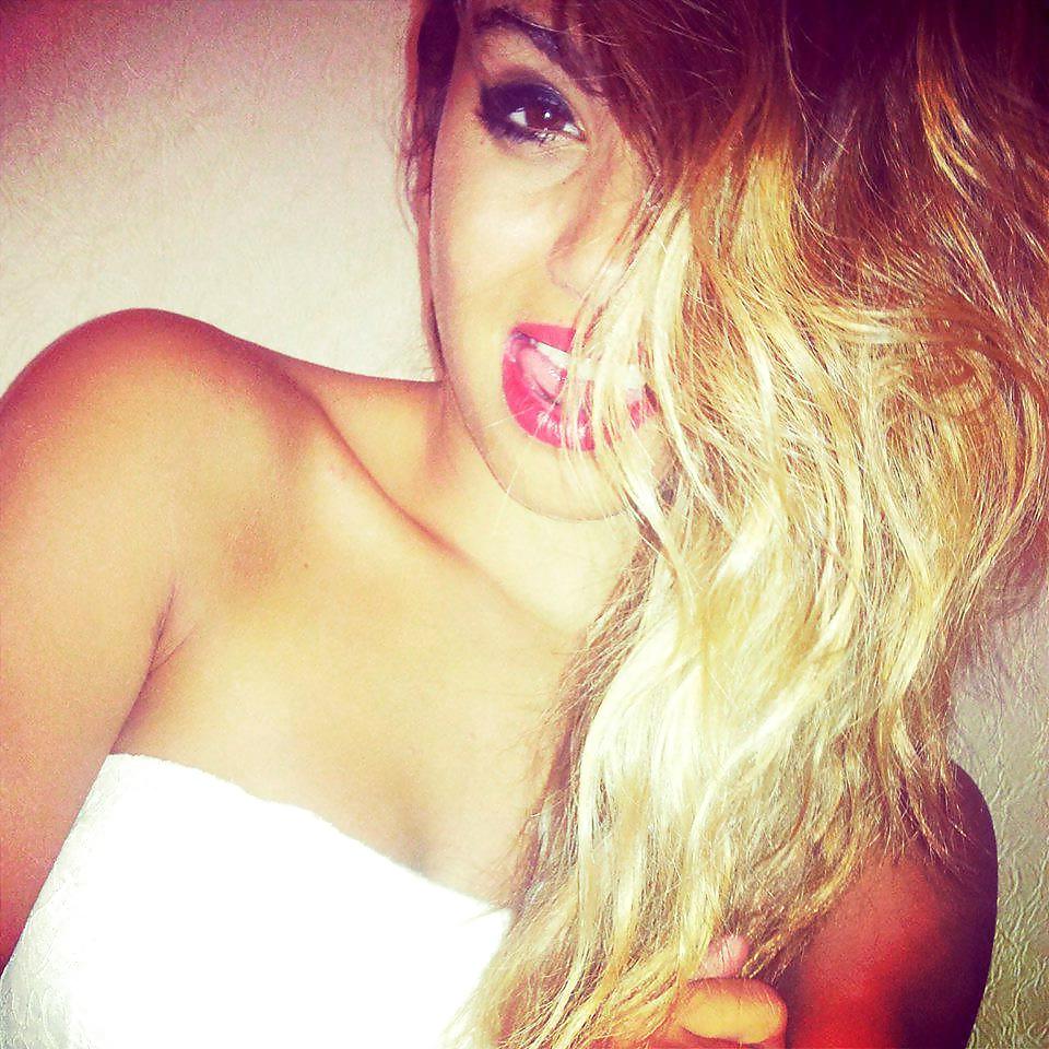 21P Une Beurette SPLENDIDE! 