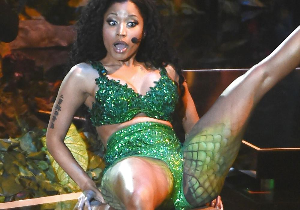 18P Nicki Minaj - Hot Ebony Slut for a damn hard Fuck !