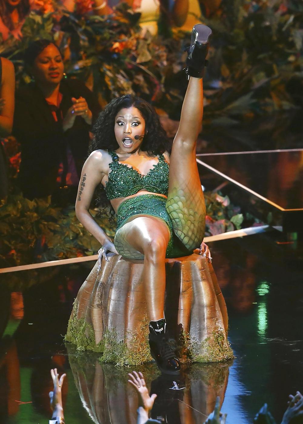 18P Nicki Minaj - Hot Ebony Slut for a damn hard Fuck !