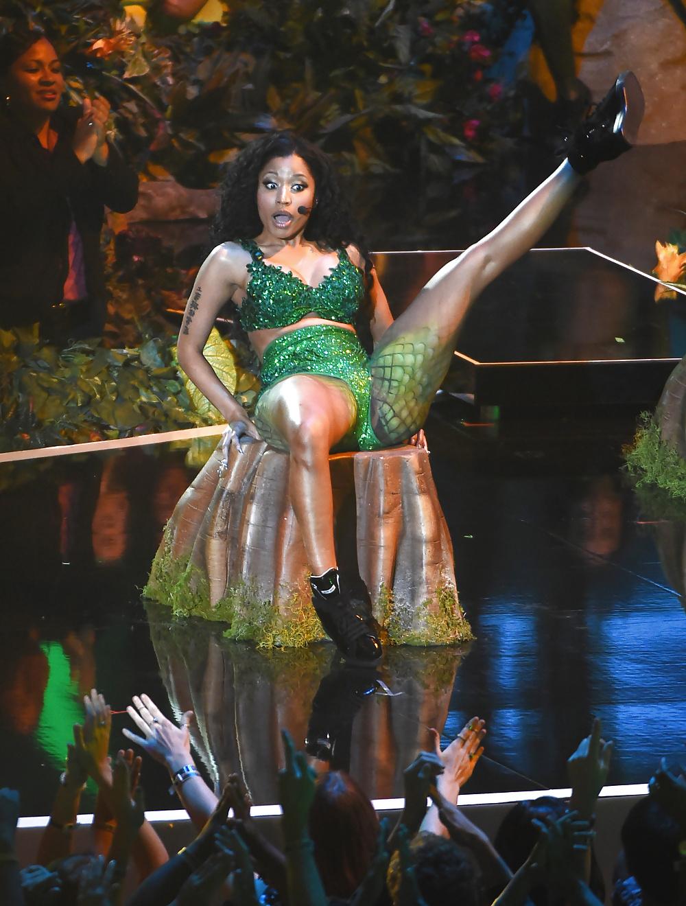 18P Nicki Minaj - Hot Ebony Slut for a damn hard Fuck !