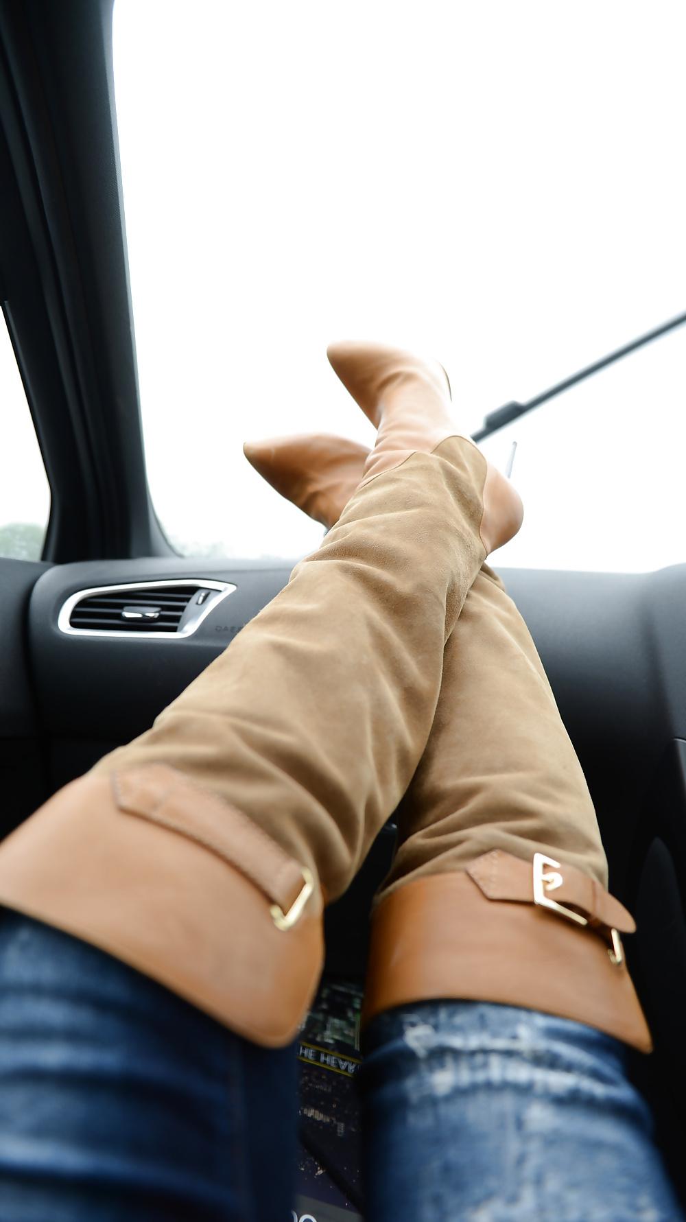 8P Julie Skyhigh most sexy overknee boots & pantyhosed legs
