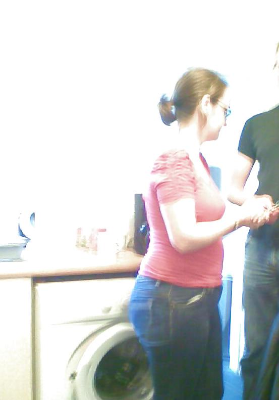 25P My friend's big sexy ass