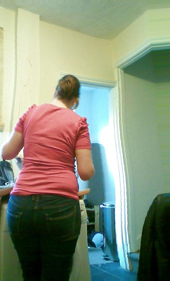 25P My friend's big sexy ass
