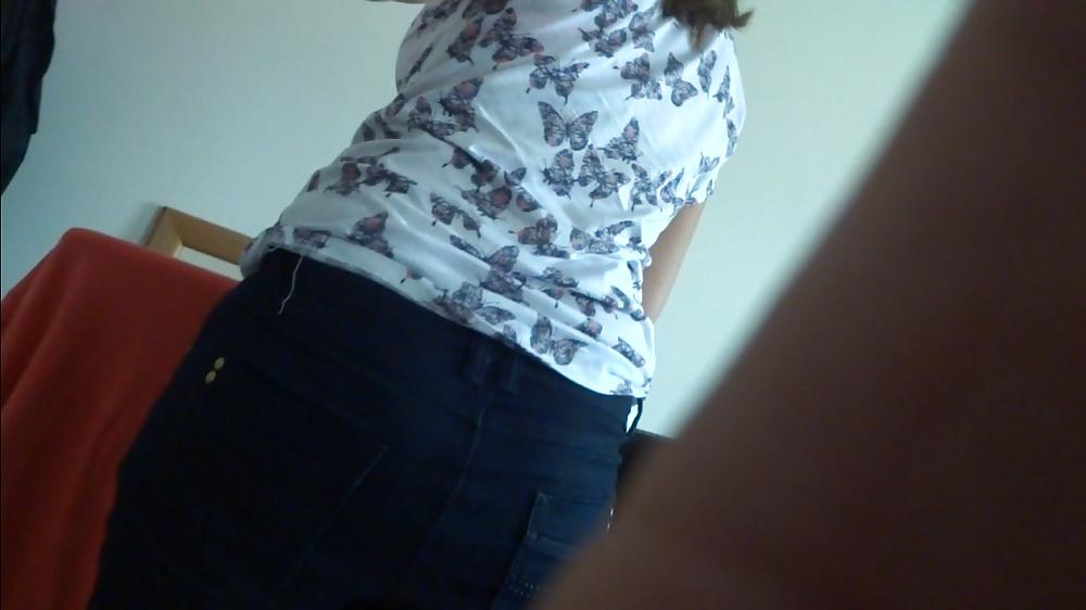 25P My friend's big sexy ass