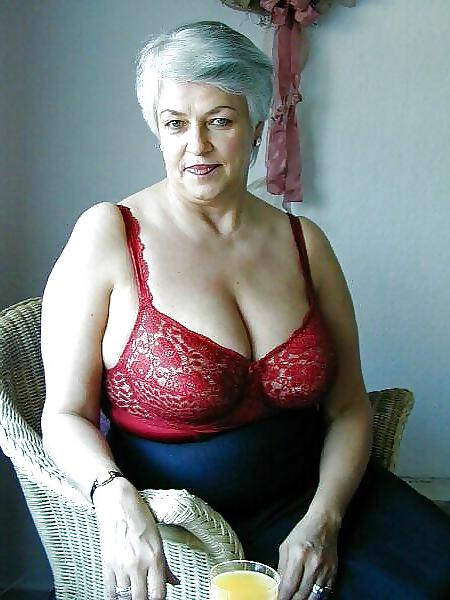 20P VINTAGE RETRO MATURE GRANNY MILF WITH BIG BOOBS 2