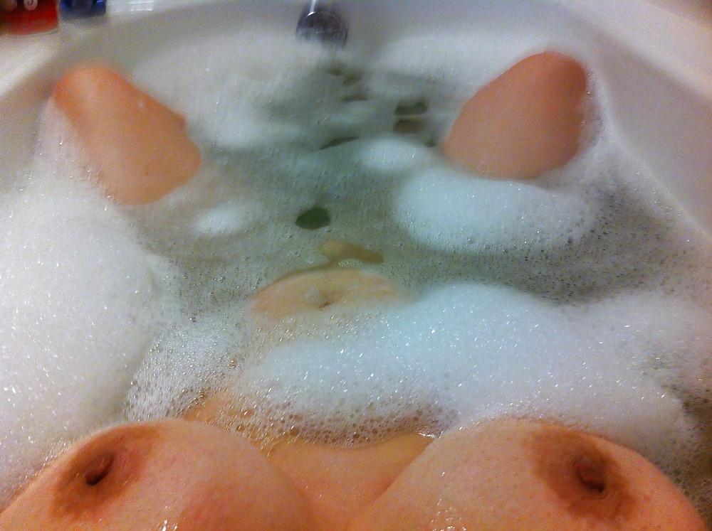 13P Married woman shows us her stuff