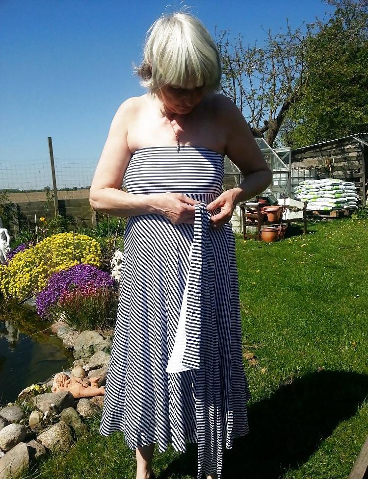 16P Showing my tits in the garden