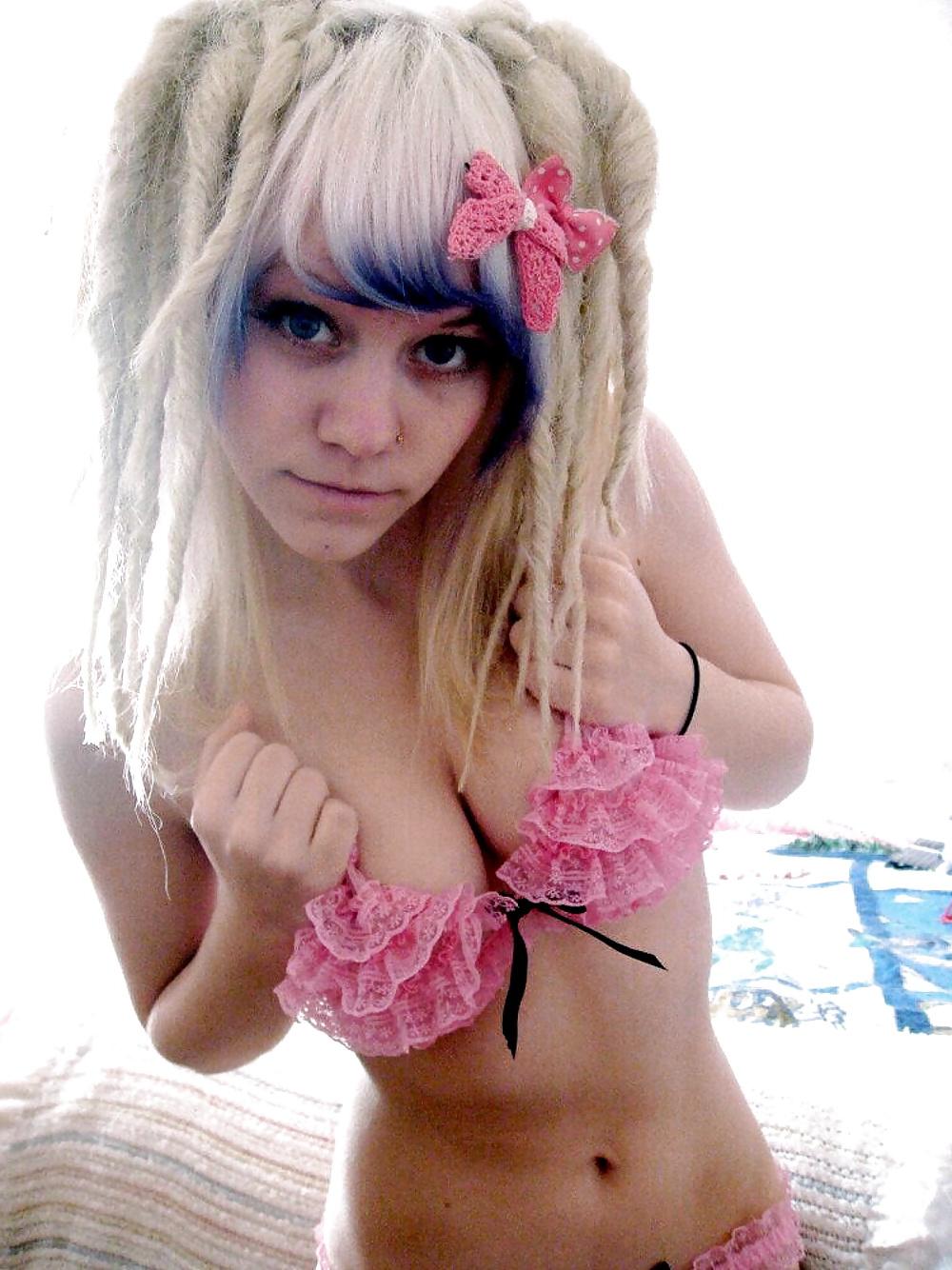 25P Kelly Emo Teen Wank Slut