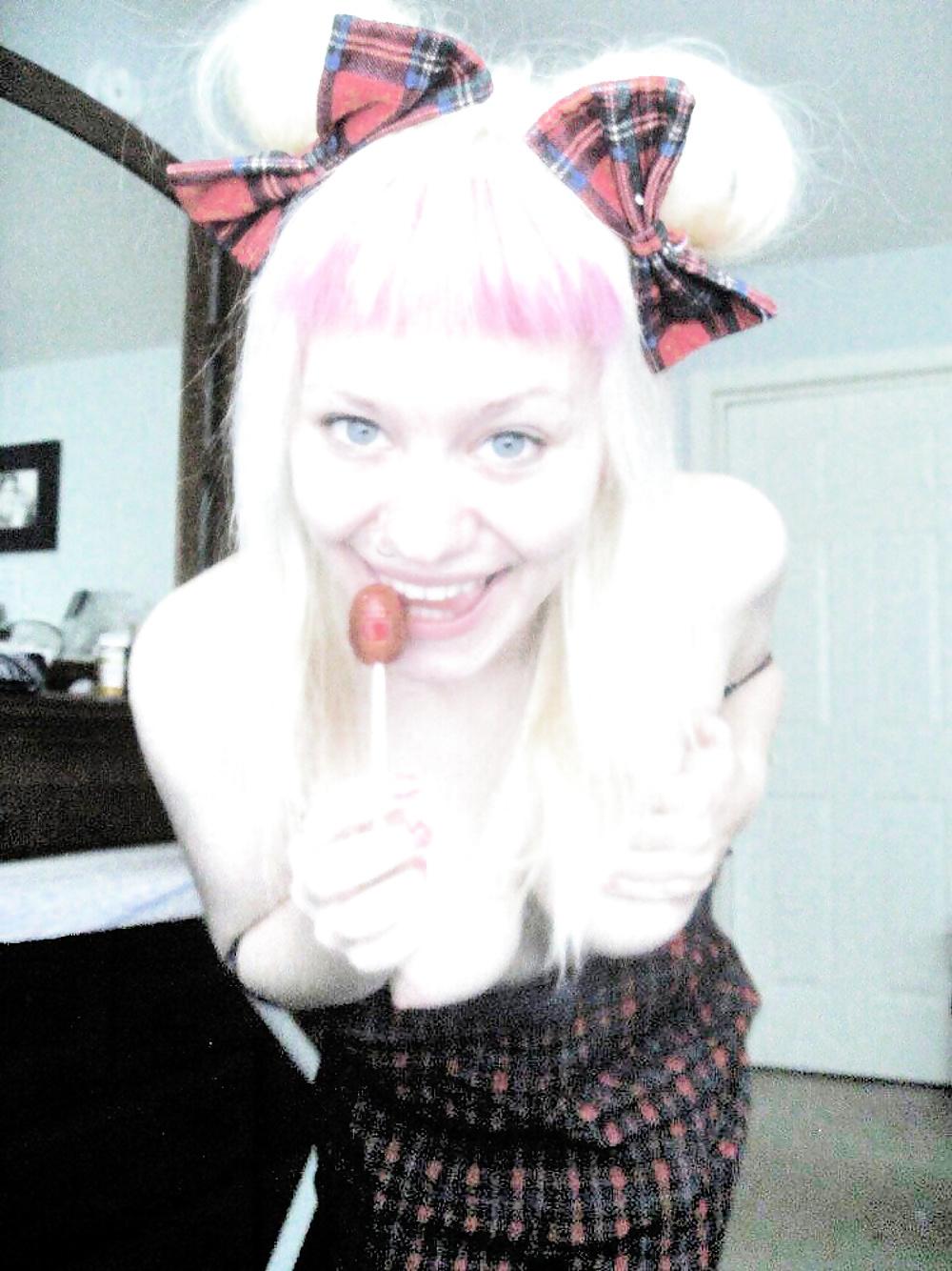 25P Kelly Emo Teen Wank Slut