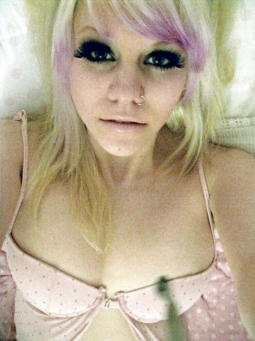 25P Kelly Emo Teen Wank Slut