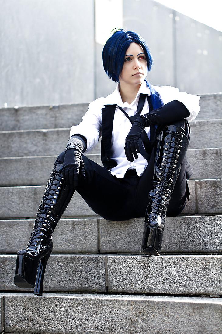 21P Boots & latex