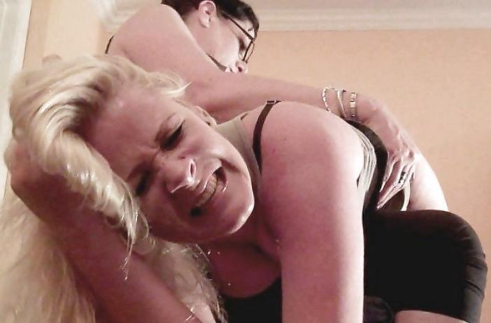 10P Females Being Spanked Facial Reactions 2