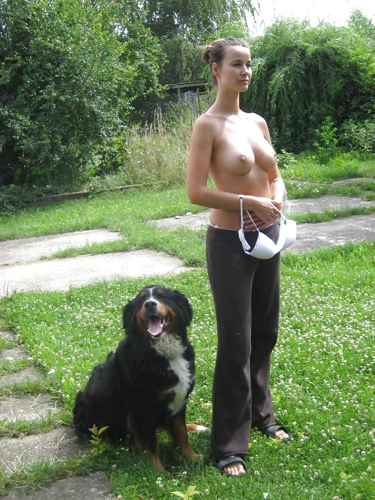 25P Exhibitionist Milf 2
