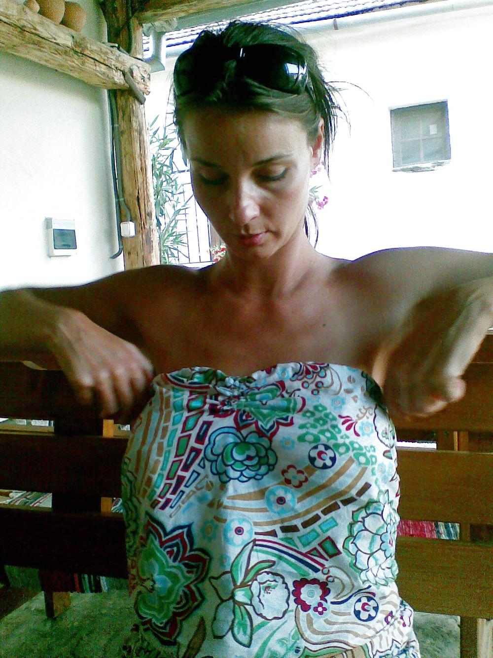 25P Exhibitionist Milf 2