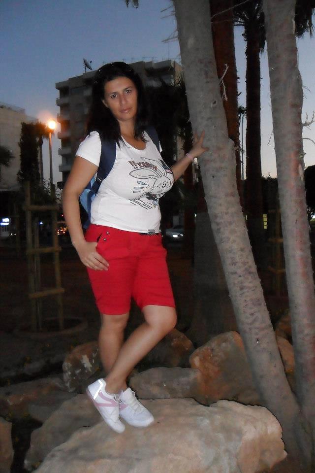 25P Romanian Huge Tits Amateur 24