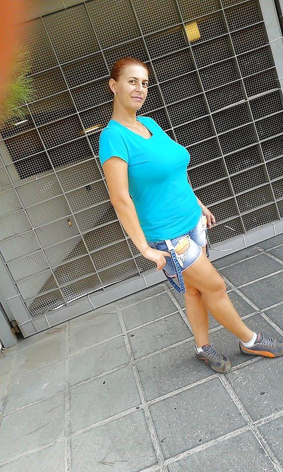 25P Romanian Huge Tits Amateur 24