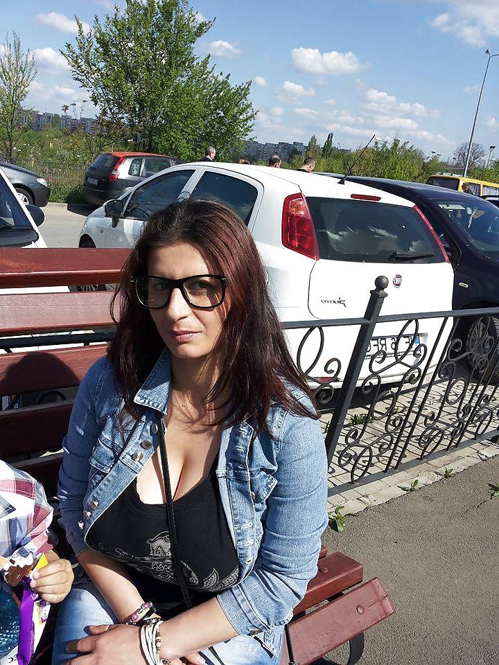 25P Romanian Huge Tits Amateur 24
