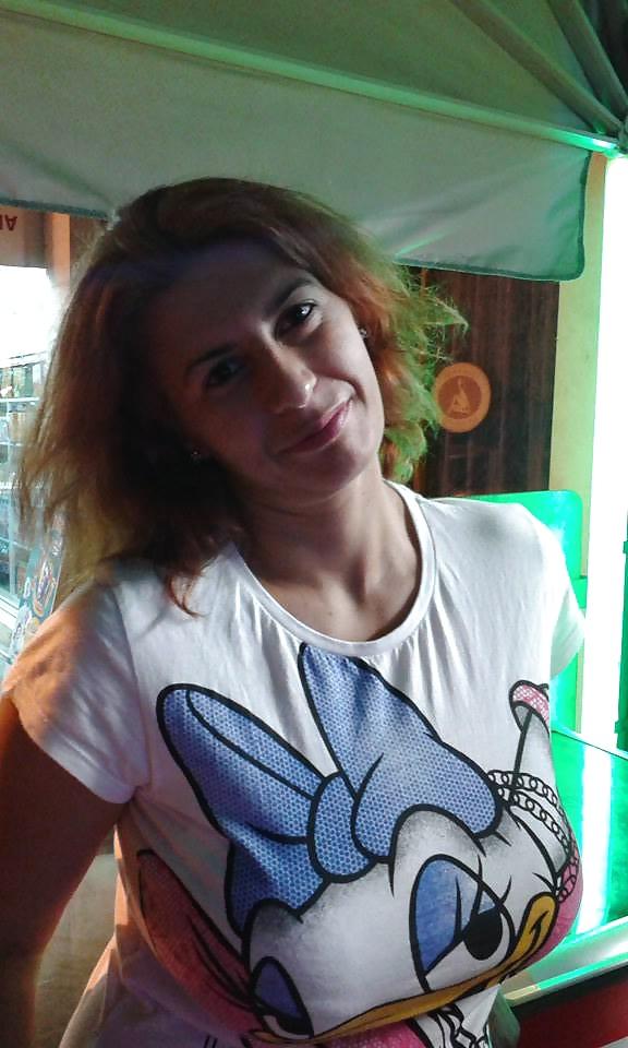 25P Romanian Huge Tits Amateur 24