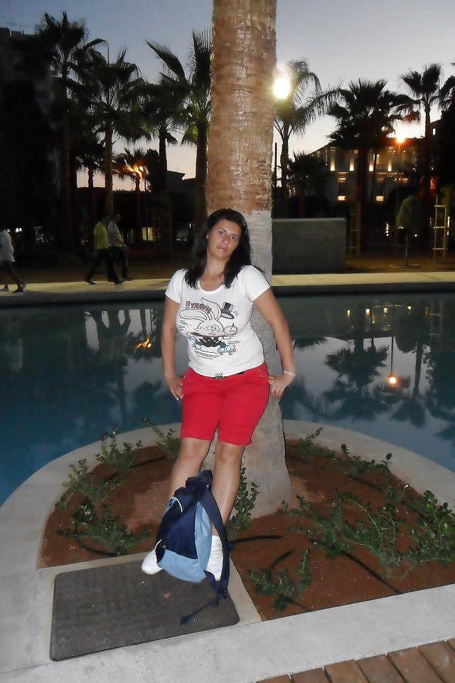 25P Romanian Huge Tits Amateur 24