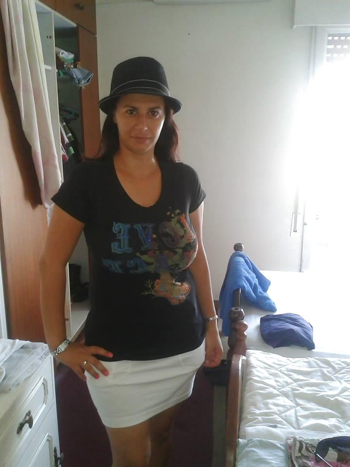 25P Romanian Huge Tits Amateur 24