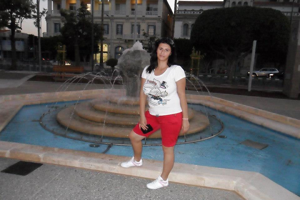 25P Romanian Huge Tits Amateur 24