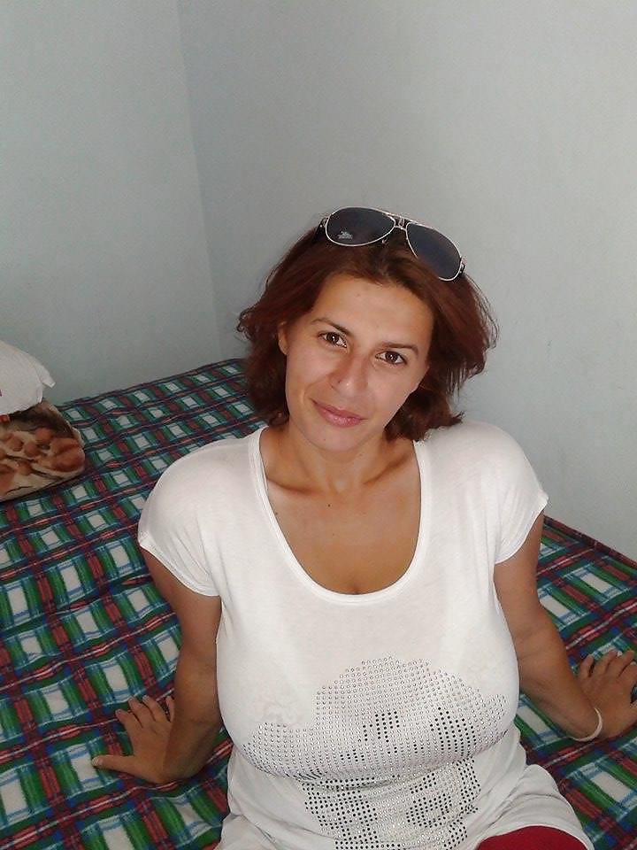 25P Romanian Huge Tits Amateur 24
