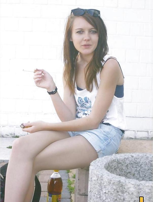 18P More sexy smoking girls