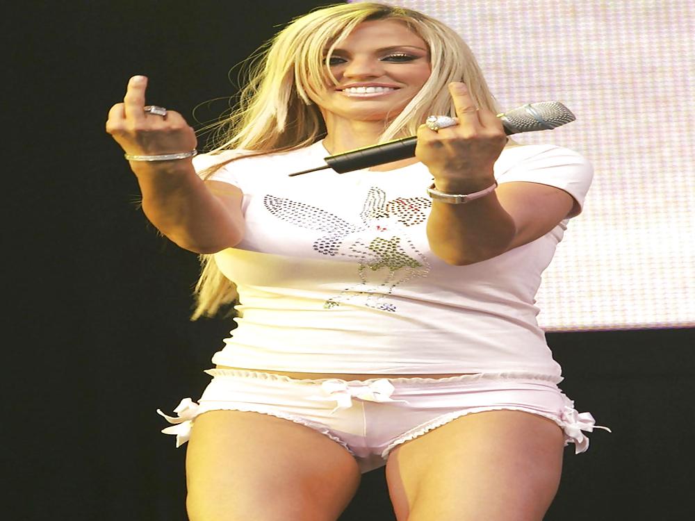 11P BIG BOOBS KATIE CAMEL TOE