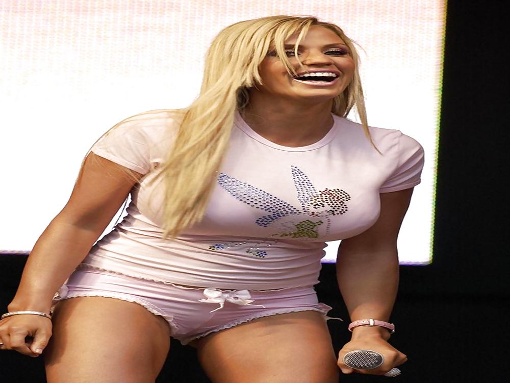 11P BIG BOOBS KATIE CAMEL TOE