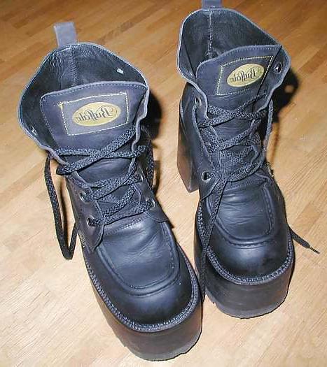 6P Buffalo Boots