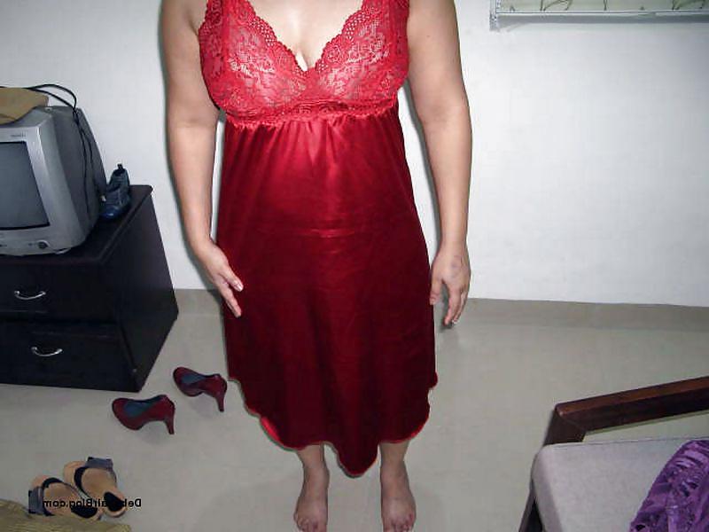 17P Amateur Sexy desi wife 