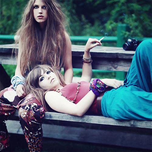 25P Smoking babes