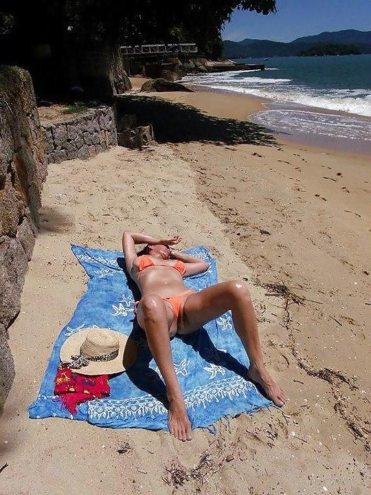 11P Big Boob Milf At Holiday
