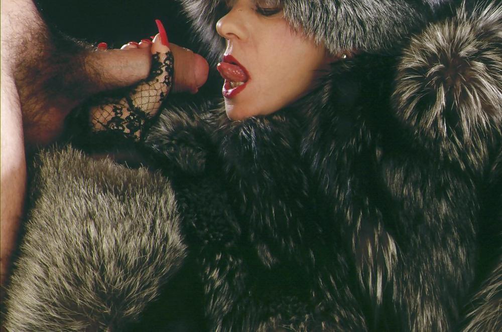 25P Vanessa's best blowjobs in furs