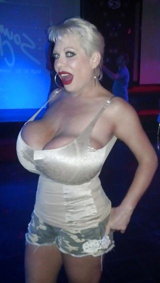 25P Claudia Marie : Mega Tits American Bitch 1 