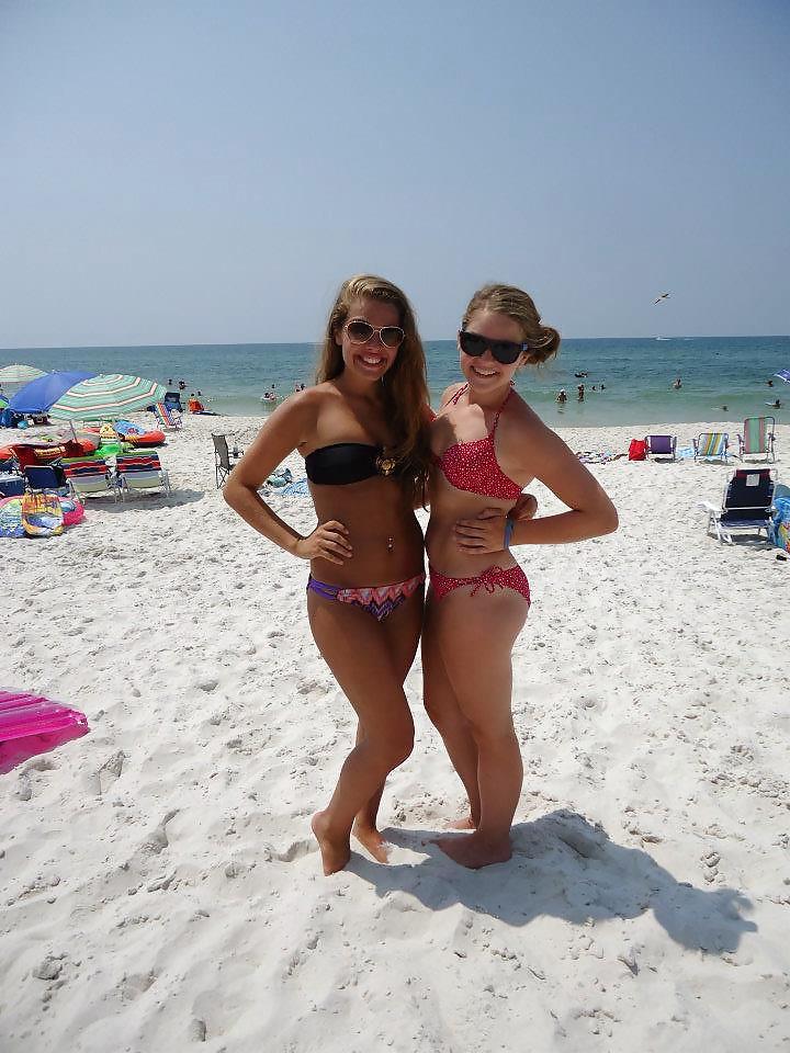 25P Facebook teen babes 17 sorority girls & bikinis